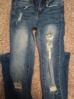 Straight Leg Distressed Denim Jeans in Blue